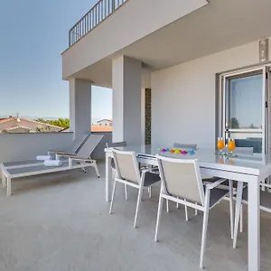 Kastelina Apartament